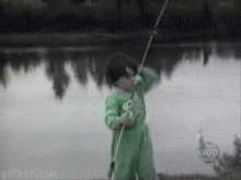 kid_vs_fish.gif